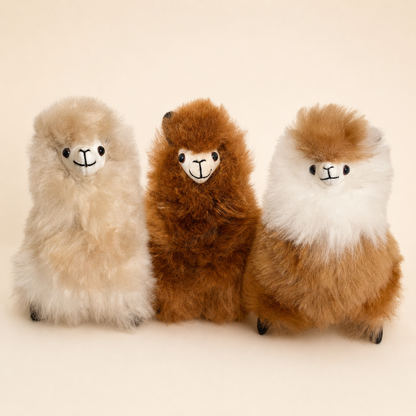 Peluche alpaga faite main de 20 cm en laine naturelle