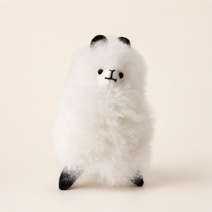Peluche alpaga blanche faite main de 10 cm en laine naturelle